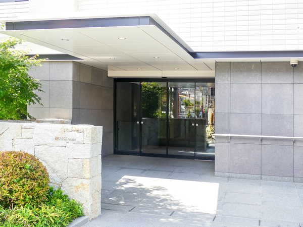 【ブランズ牛込柳町】エントランス