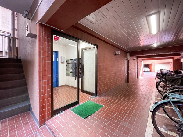 【窪田光建ハイム湯島】エントランス