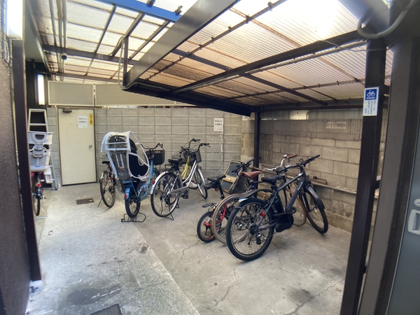 【中野坂上ダイヤハイツ】駐輪場