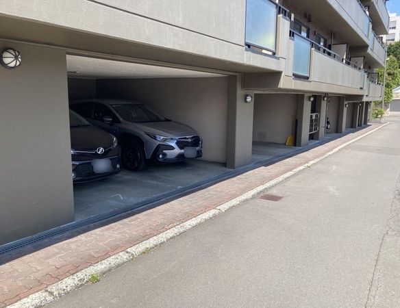 【アルファコート福住】駐車場