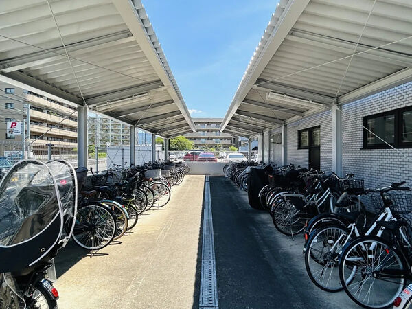 【ライオンズマンション桃山南口】駐輪場 【ライオンズマンション桃山南口】駐輪場