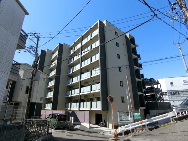 【プレディア横浜三ツ沢】外観