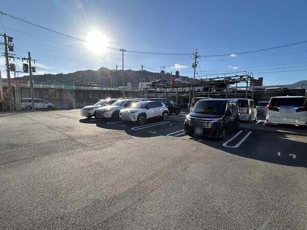 【ソシオ緑井リバーシーン】駐車場
