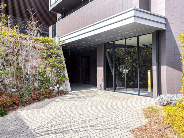 【グランレ・ジェイド高槻天神】エントランス 【グランレ・ジェイド高槻天神】エントランス