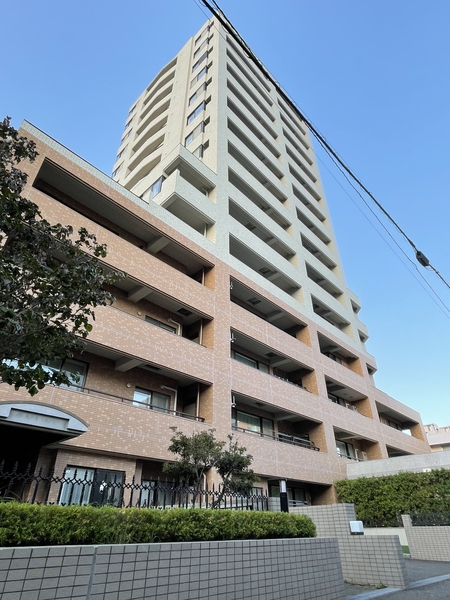 【エバメゾン宮の森神宮前】外観