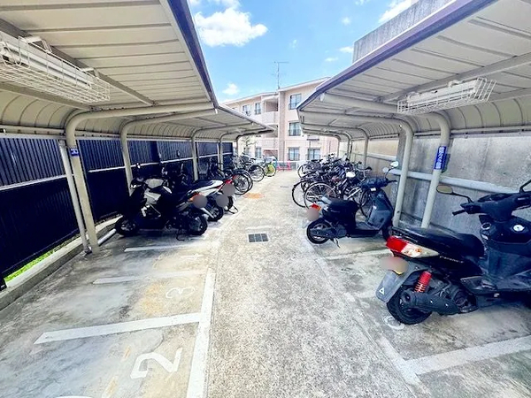 【セントラル箕面外院】駐車場 【セントラル箕面外院】駐車場