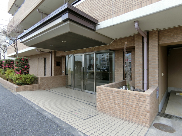 【アパガーデンコート徳丸】エントランス