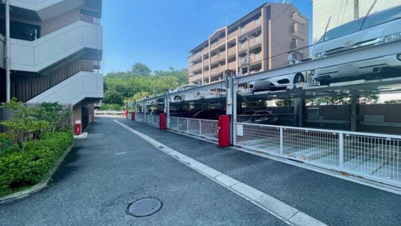 【デ・リード鶴見緑地パークサイド】敷地内駐車場