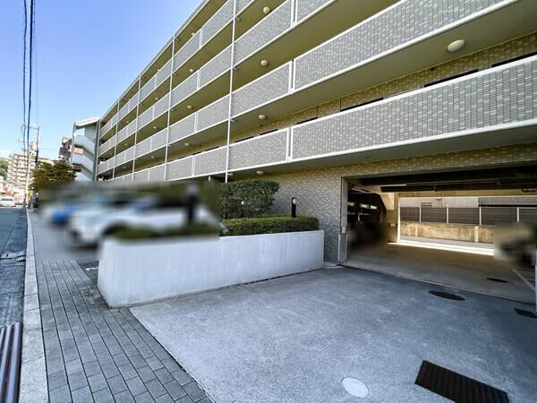 【ヴェール牛田】＜駐車場＞