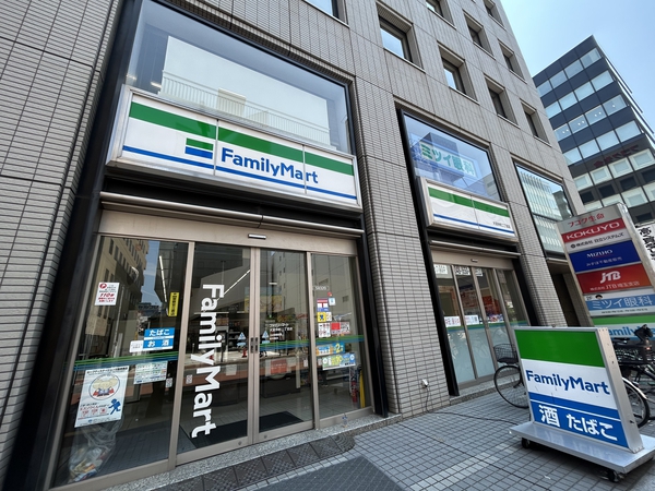 ファミリーマート大宮仲町2丁目店　約380m