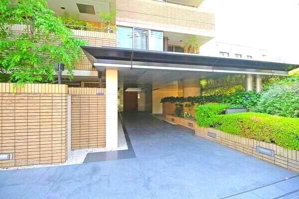 【クリスタルコート鳥居坂】エントランスアプローチ