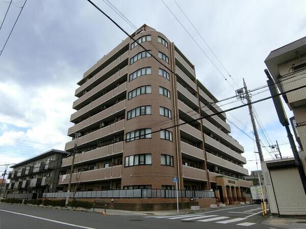 【ライオンズガーデン西新井大師弐番館】外観