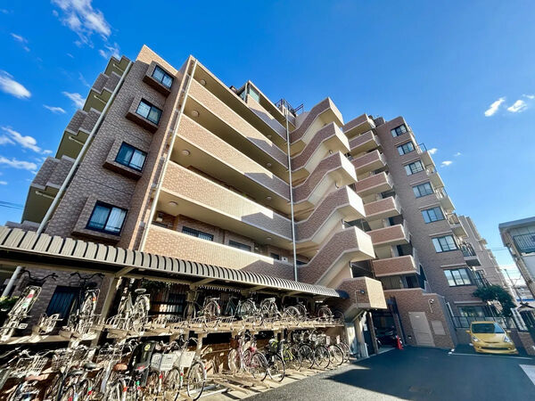 【ライオンズガーデン西新井大師弐番館】外観