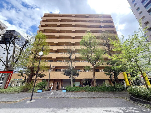 【ライオンズマンション新宿東公園】外観