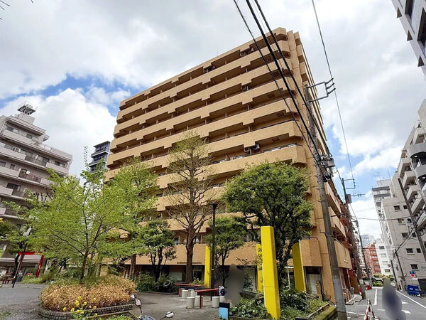【ライオンズマンション新宿東公園】外観