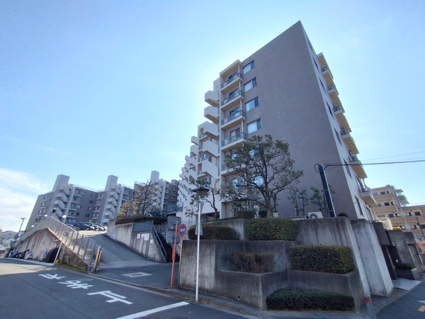【リーベスト保土ヶ谷A棟】外観