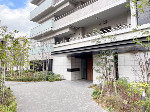 【ルネ加島駅前パークフロント】エントランス