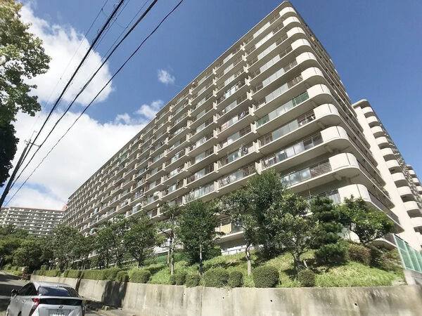 【ジャルダン宝塚中山台弐番館】外観