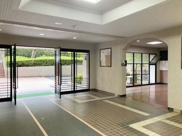 【ジャルダン宝塚中山台弐番館】エントランス