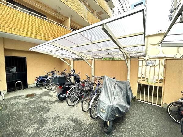 （駐輪場）