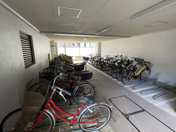 駐輪場 駐輪場