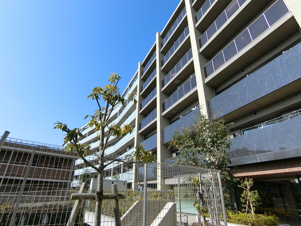 【クレストフォルム生田グランヒルズ】外観