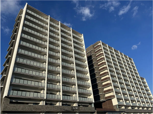 【ロイヤルガーデンシティ学南町】外観