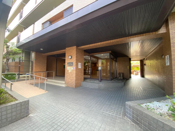 【ハイネス住之江公園】エントランス 【ハイネス住之江公園】エントランス