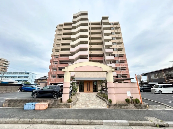 【ファミリアーレみなと】外観