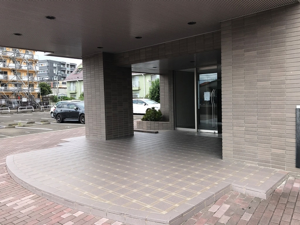 【ナイスアーバン大和町ステイツ】エントランスアプローチ