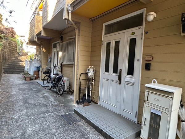 【六ッ川ハイム1号館】エントランス