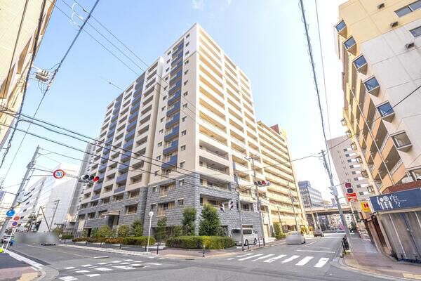 【ペルル江坂ブランアージュ】外観