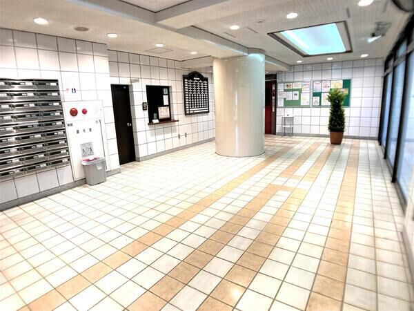 【ライオンズマンション本町】エントランス1(ロビー) 【ライオンズマンション本町】エントランス1(ロビー)
