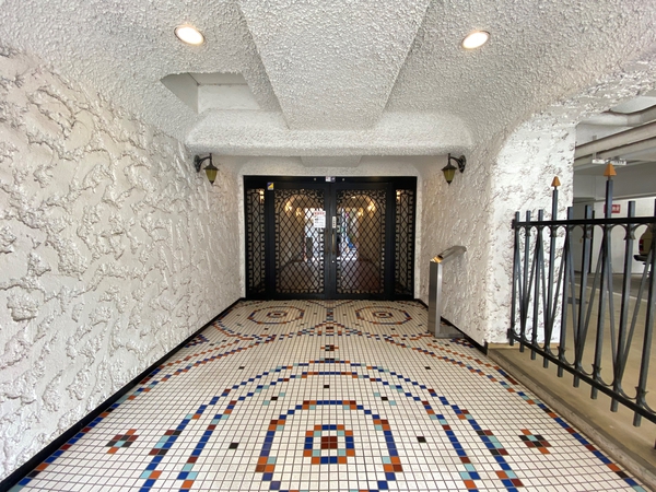 【秀和桜丘レジデンス】エントランスアプローチ 【秀和桜丘レジデンス】エントランスアプローチ