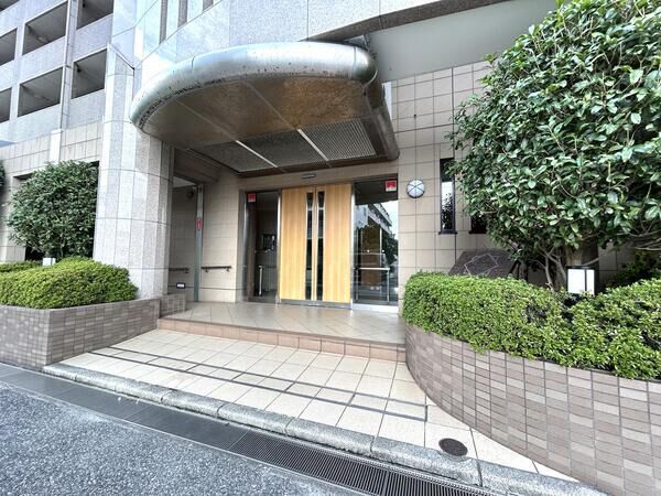 【アルファグランデ幕張本郷弐番街】エントランス