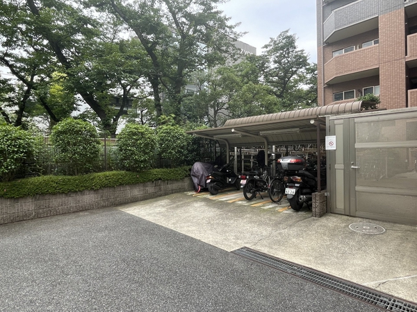 バイク置き場