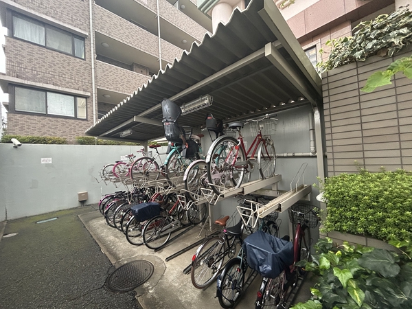 【モリス大宮日進壱番館】駐輪場