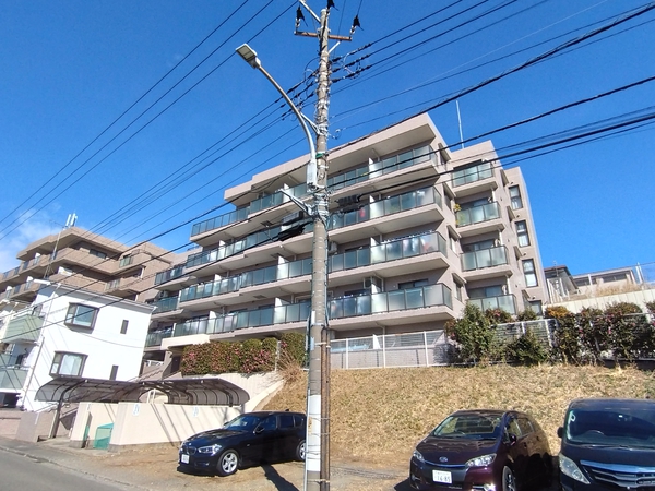 【コスモ横浜小机セカンドウィング】外観