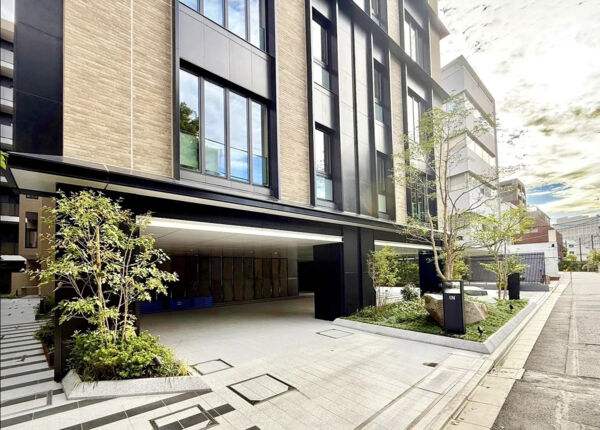 【ザ・パークハウス千代田六番町】外観