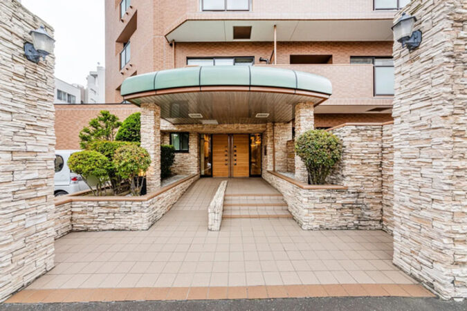 【クリオ真駒内壱番館】エントランス 【クリオ真駒内壱番館】エントランス