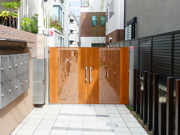 【リムテラス四谷】エントランス