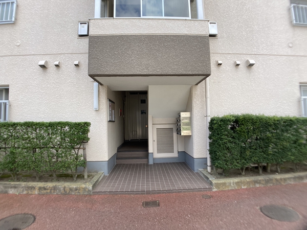 【小田原パークマンション】マンション出入口