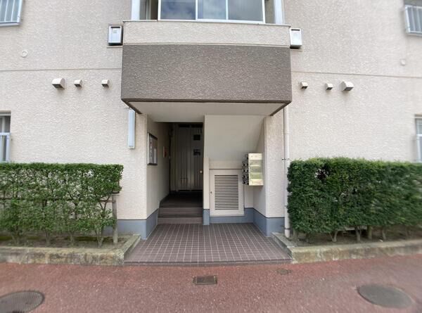 【小田原パークマンション】マンション出入口