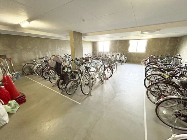 【パシフィック福住】駐輪場 【パシフィック福住】駐輪場