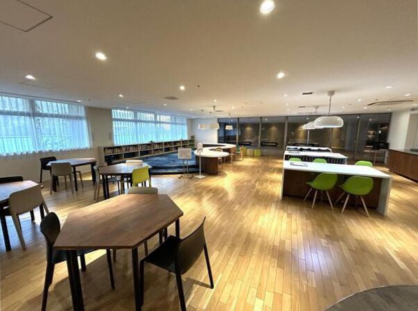 クリエーターズラウンジ