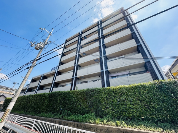 【ルナコート吹田山手町】外観