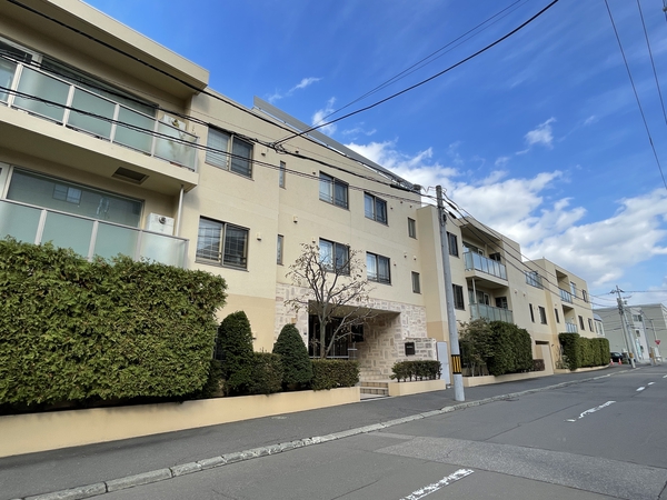 Brillia中央図書館前