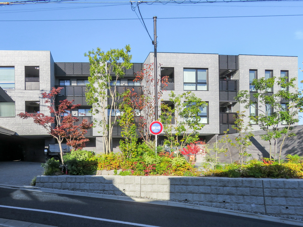 【グランドメゾン目白坂テラス】外観