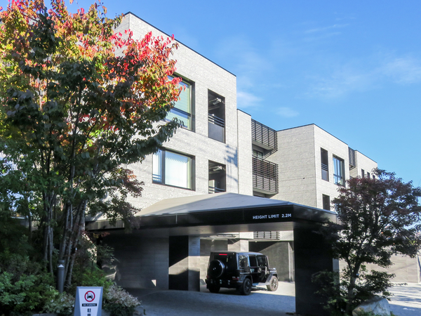 【グランドメゾン目白坂テラス】外観