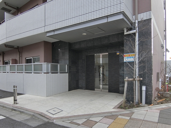 【ミルーナヒルズ西新井大師ウェスト】エントランス